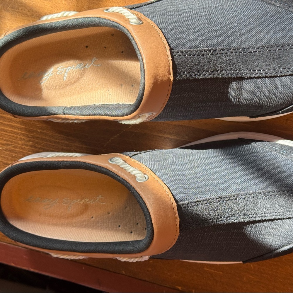 NWOT Easy Spirit Woman’s Casual Slip-On Loafers- Blue and Tan. Size 8 Naut look - Picture 6 of 14